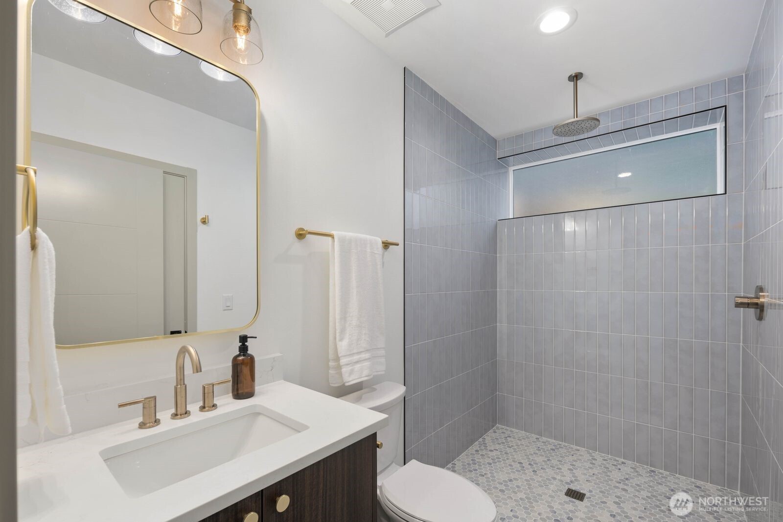 5921 32nd Avenue Southwest Seattle, WA 98126 - Photo 19 of 37