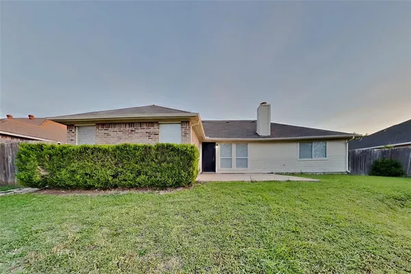 $2,300 | 3206 Creekside Drive, Sachse, TX 75048