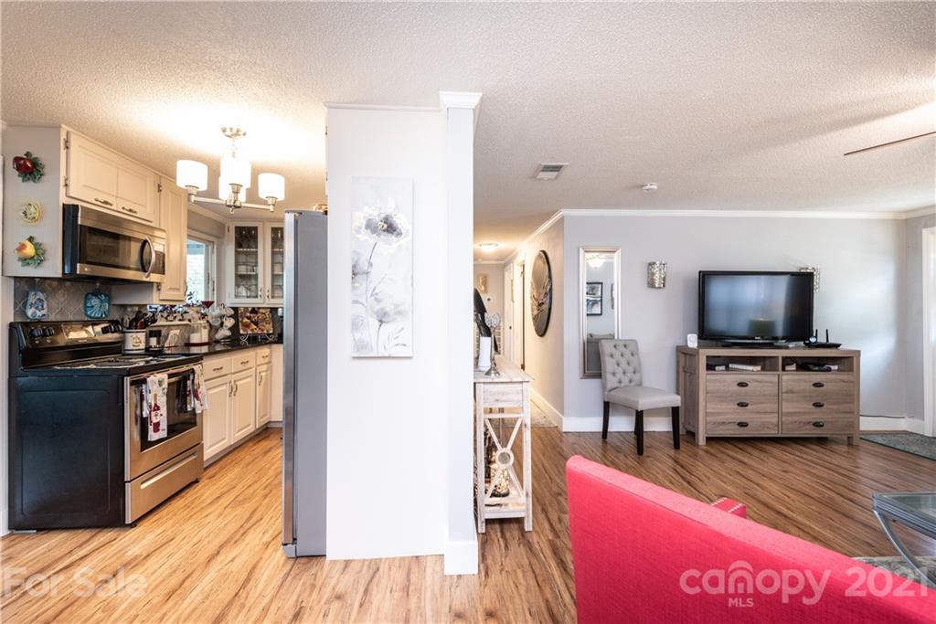 4673 Bowman Road Hickory, NC 28602 - Photo 13 of 27 Gallery Image 13