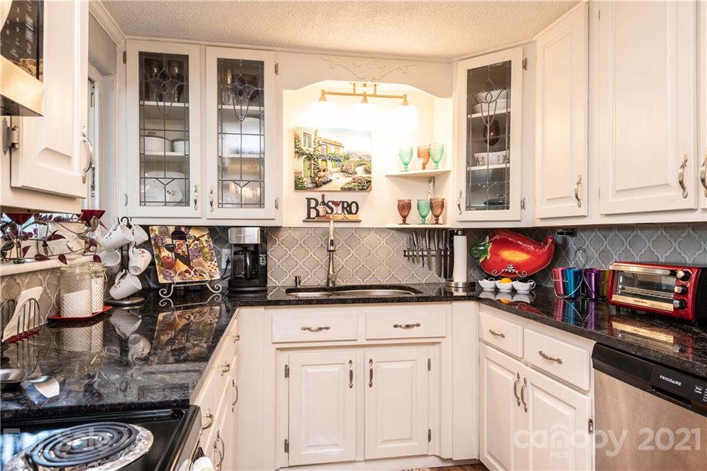 4673 Bowman Road Hickory, NC 28602 - Photo 16 of 27 Gallery Image 16