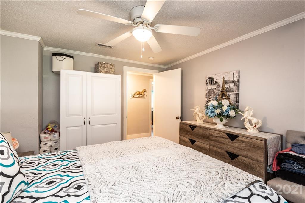 4673 Bowman Road Hickory, NC 28602 - Photo 22 of 27 Gallery Image 22