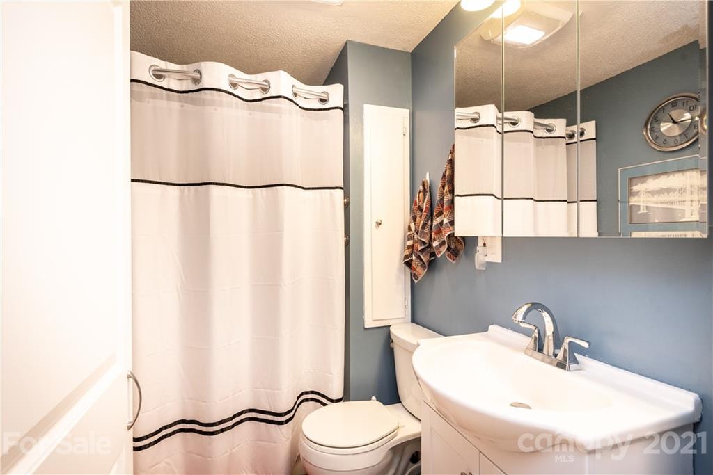 4673 Bowman Road Hickory, NC 28602 - Photo 23 of 27 Gallery Image 23