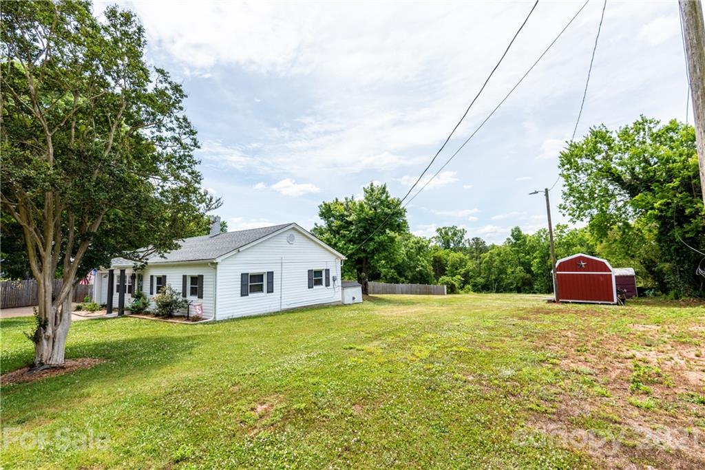 4673 Bowman Road Hickory, NC 28602 - Photo 4 of 27 Gallery Image 4