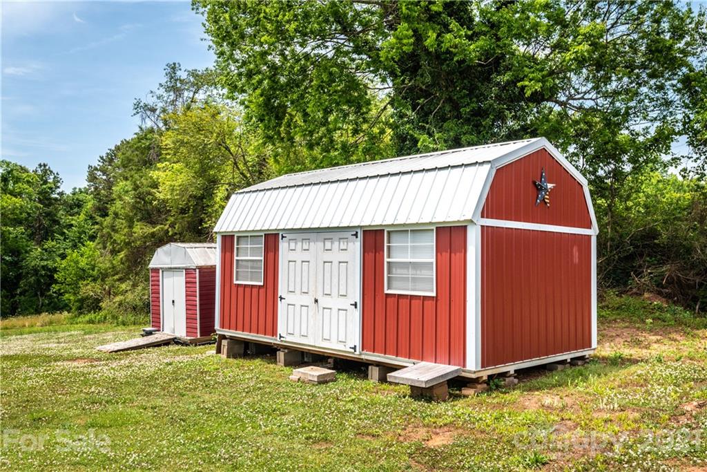4673 Bowman Road Hickory, NC 28602 - Photo 9 of 27 Gallery Image 9
