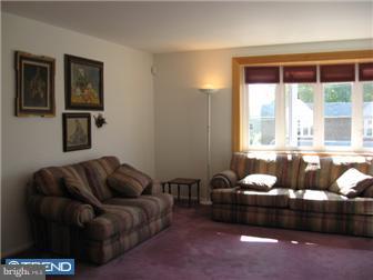 10668 Halstead Street Philadelphia, PA 19116 - Photo 5 of 12 Living Room