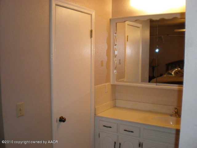 6213 Rutgers Street Amarillo, TX 79109 - Photo 9 of 15 Master Sink area