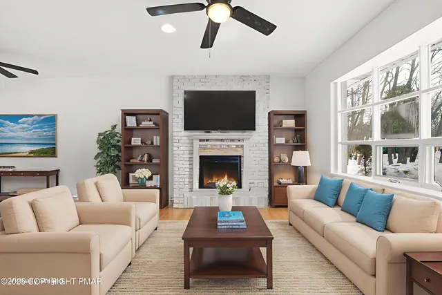 $224,900 | 183 Crescent Way, Albrightsville, PA 18210