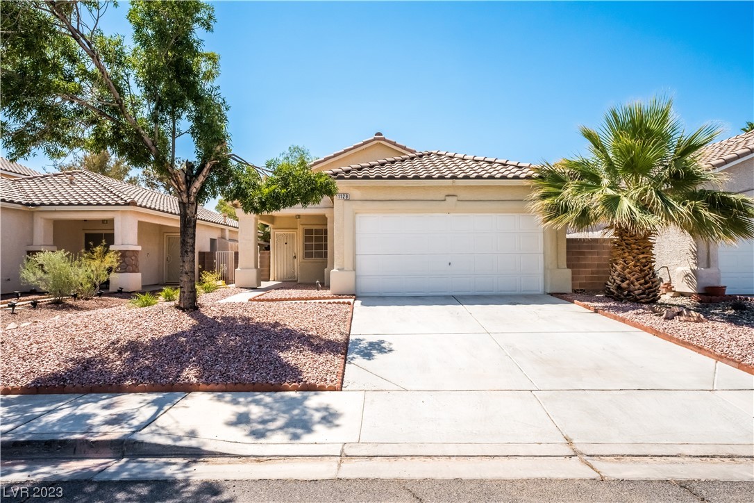 1129 Country Shadows Way Las Vegas, NV 89123 - Photo 2 of 34