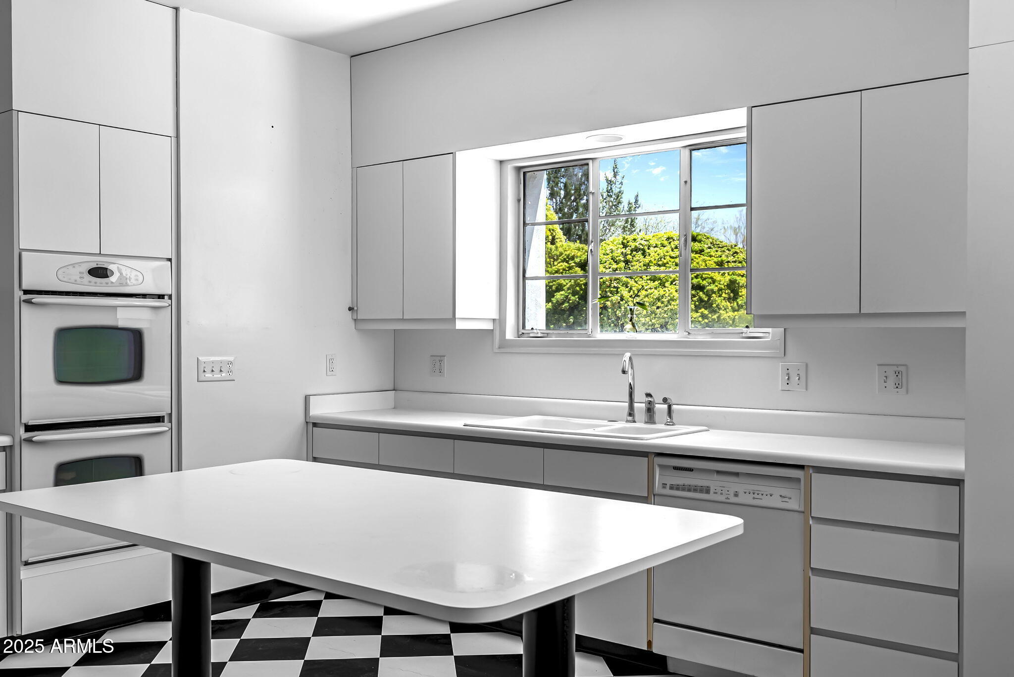 2671 Highway 82 Patagonia Az 85624 Patagonia, AZ 85624 - Photo 22 of 65 Kitchen