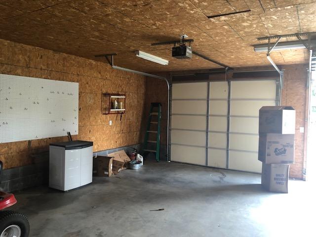 8102 Thompson School Road Corryton, TN 37721 - Photo 18 of 21 TSR - garage