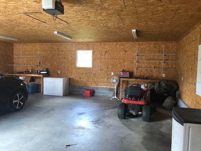 8102 Thompson School Road Corryton, TN 37721 - Photo 19 of 21 TSR - garage