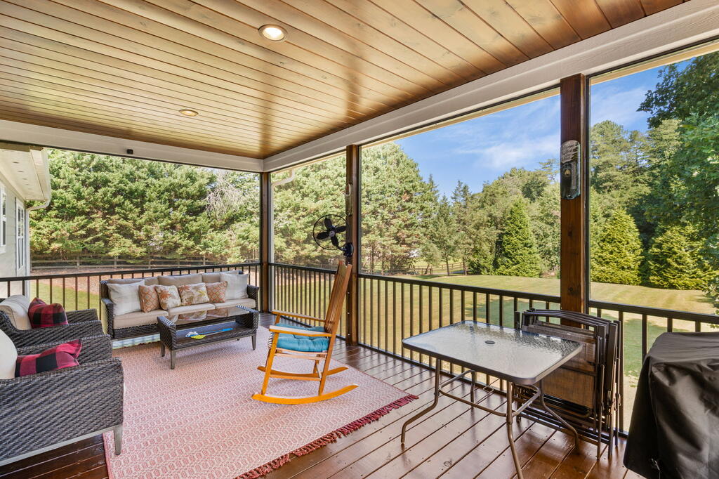 1702 Cedar Cliff Road Hiawassee, GA 30546 - Photo 24 of 54 Gallery Image 24
