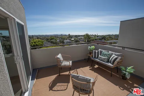 $1,895,000 | 1212 Ocean Park Boulevard, Unit 16, Santa Monica, CA 90405