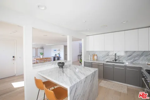 $1,895,000 | 1212 Ocean Park Boulevard, Unit 16, Santa Monica, CA 90405