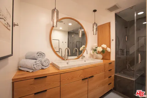 $1,895,000 | 1212 Ocean Park Boulevard, Unit 16, Santa Monica, CA 90405