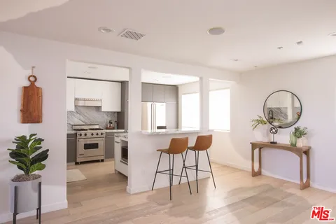$1,895,000 | 1212 Ocean Park Boulevard, Unit 16, Santa Monica, CA 90405
