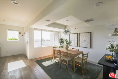 $1,950,000 | 1212 Ocean Park Boulevard, Unit 16, Santa Monica, CA 90405