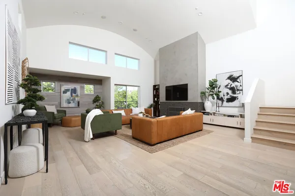 $1,895,000 | 1212 Ocean Park Boulevard, Unit 16, Santa Monica, CA 90405