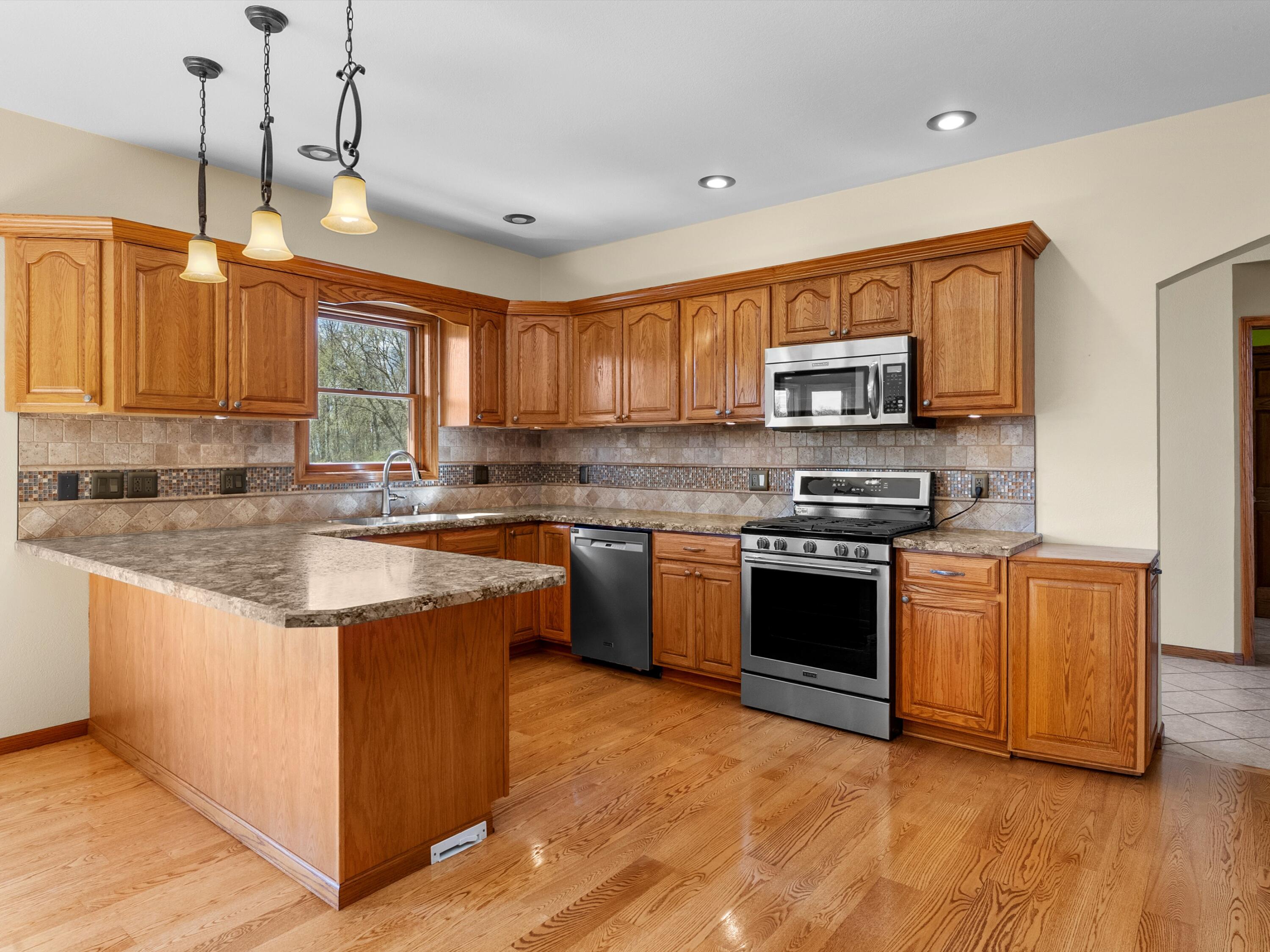 4818 Maplecrest Ridge Road Franklin, WI 54247 - Photo 12 of 62 Kitchen
