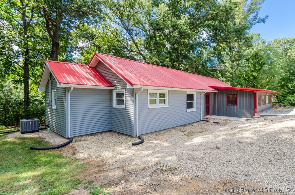 132 South Garrison Hollow Road Salem, IN 47167 - Photo 4 of 44