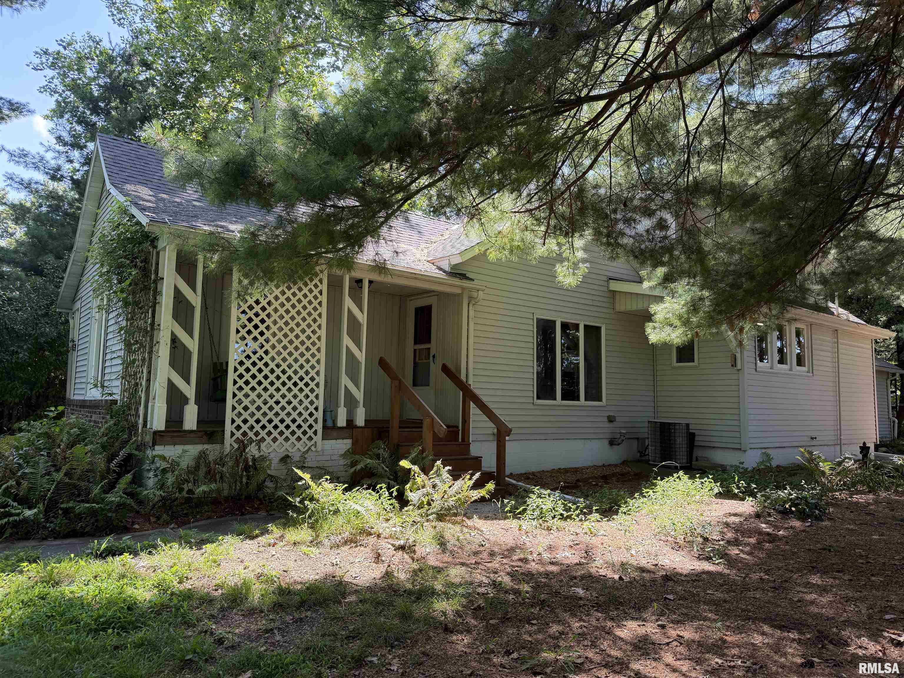 499 Front Street Bushnell, IL 61422 - Photo 4 of 53