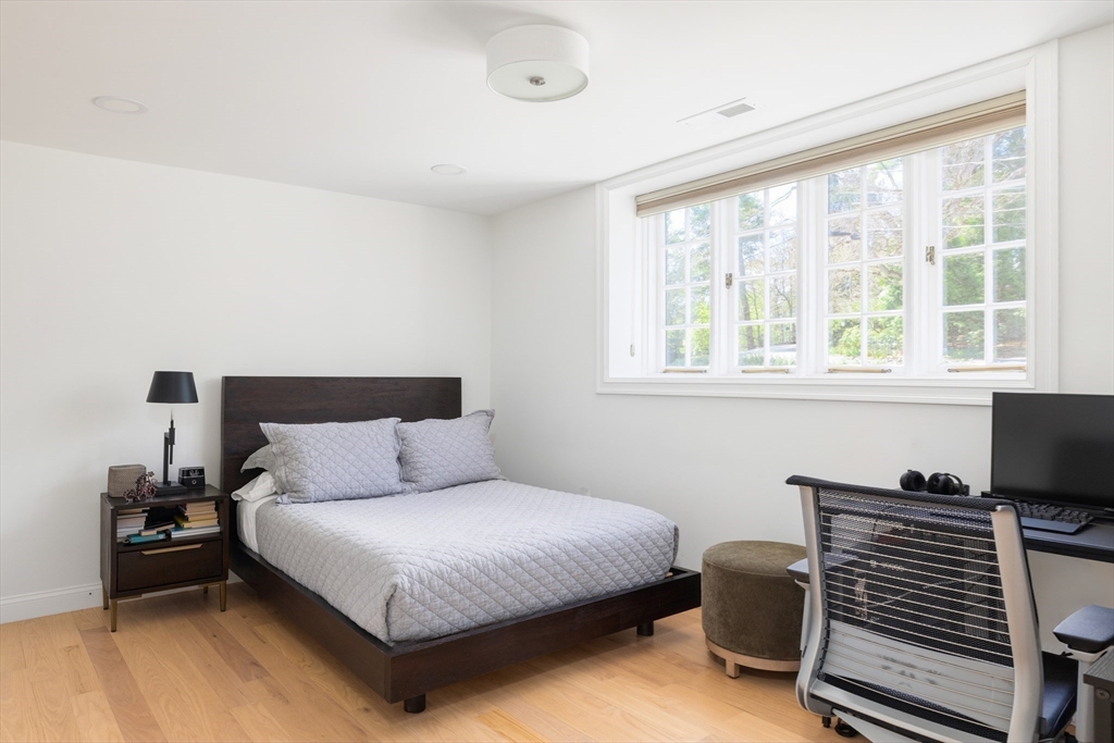 124 Chestnut Hill Road Newton, MA 02467 - Photo 18 of 27