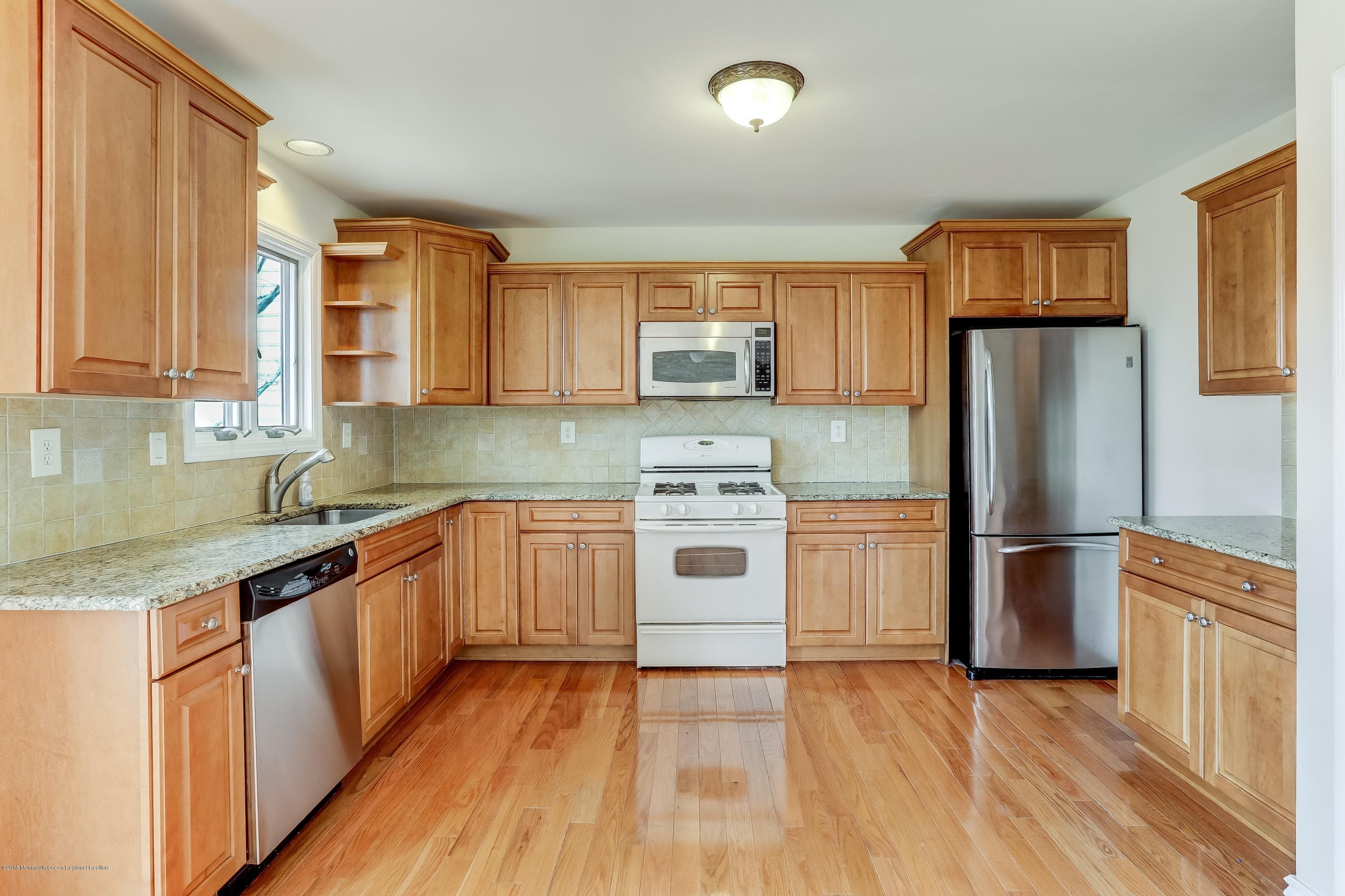 4 Rochester Drive Brick, NJ 08723 - Photo 9 of 29 010_48212984