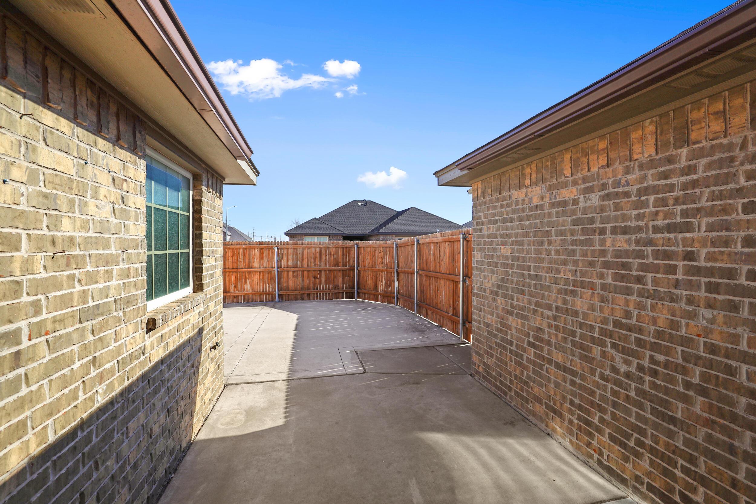 7303 Rochester Drive Amarillo, TX 79118 - Photo 24 of 38 a view of a balcony