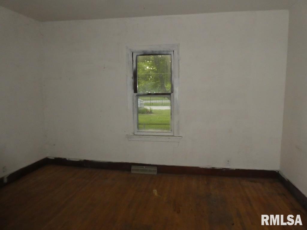 1436 Monument Avenue Springfield, IL 62702 - Photo 3 of 30