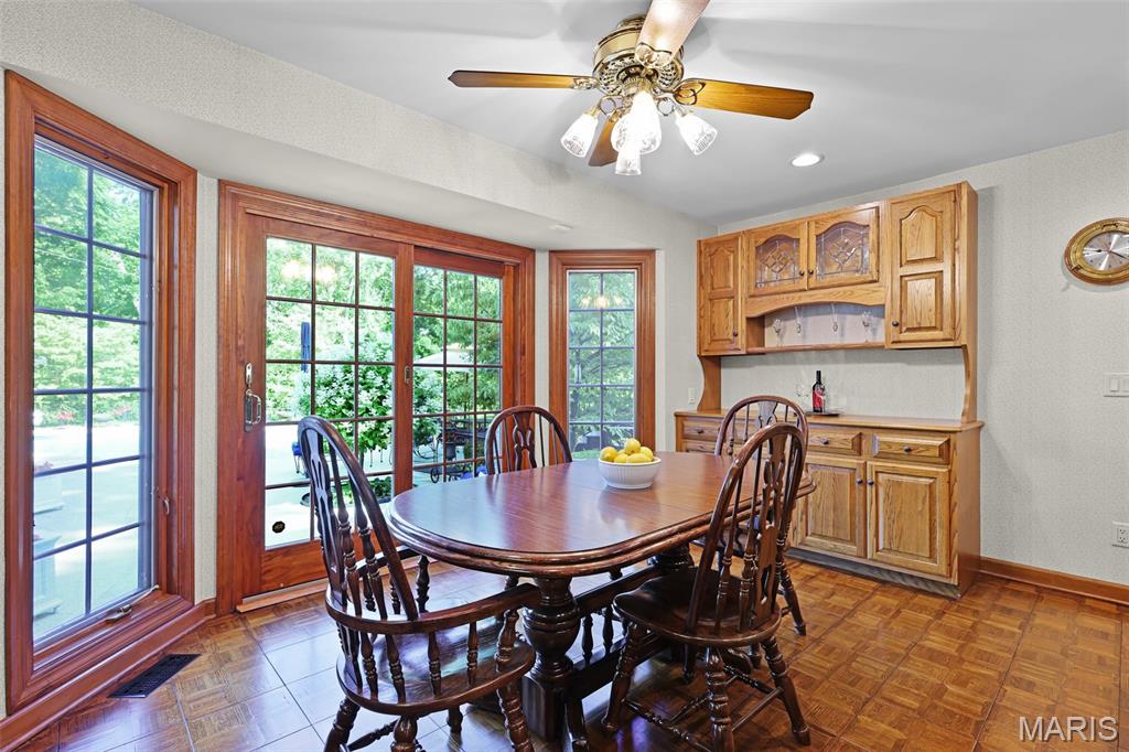 1897 Point Oak Road Des Peres, MO 63131 - Photo 15 of 47 Gallery Image 15