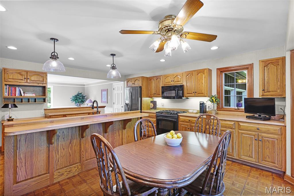 1897 Point Oak Road Des Peres, MO 63131 - Photo 16 of 47 Gallery Image 16