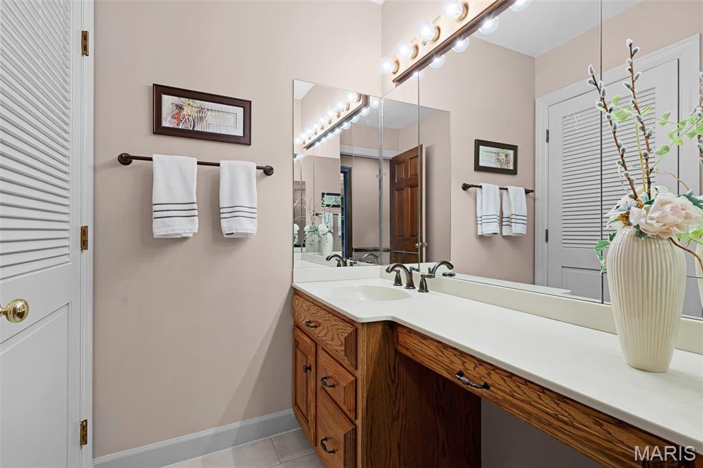 1897 Point Oak Road Des Peres, MO 63131 - Photo 26 of 47 Gallery Image 26