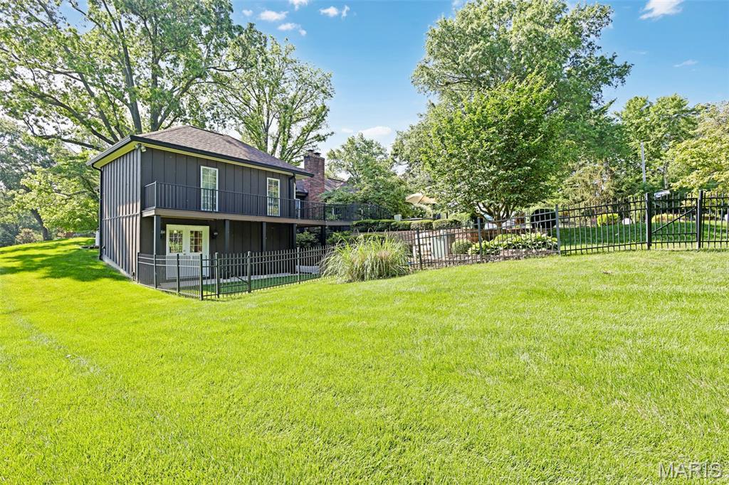 1897 Point Oak Road Des Peres, MO 63131 - Photo 38 of 47 Gallery Image 38