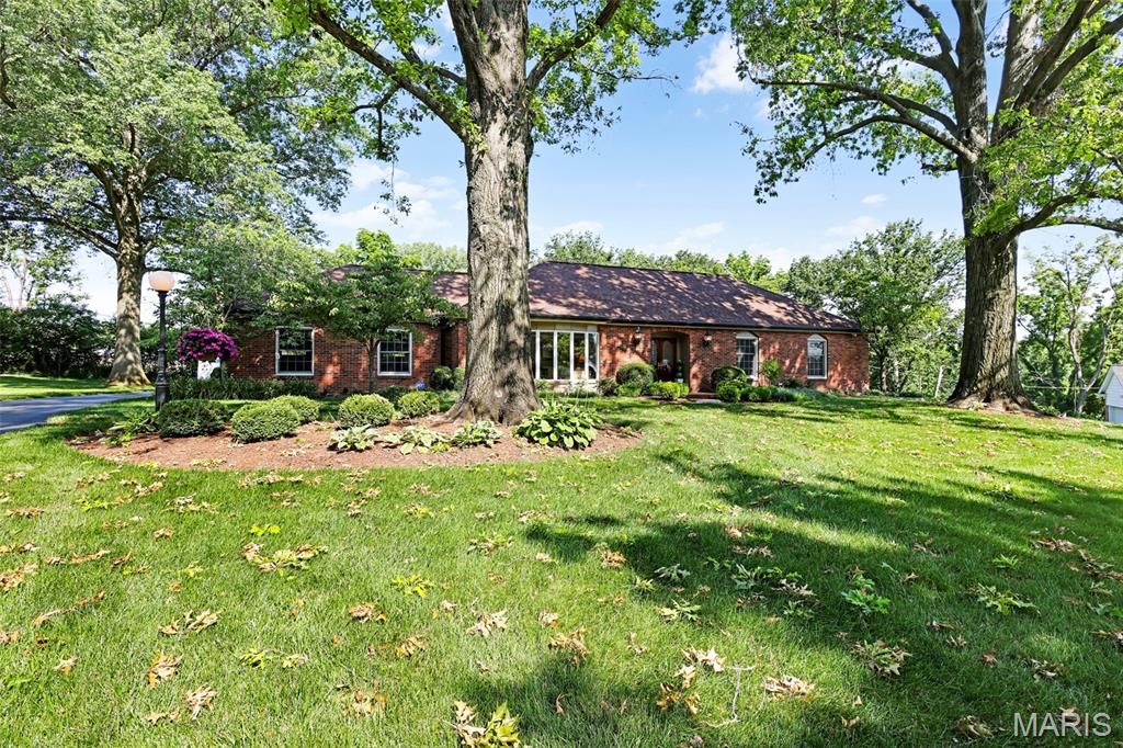 1897 Point Oak Road Des Peres, MO 63131 - Photo 9 of 47 Gallery Image 9