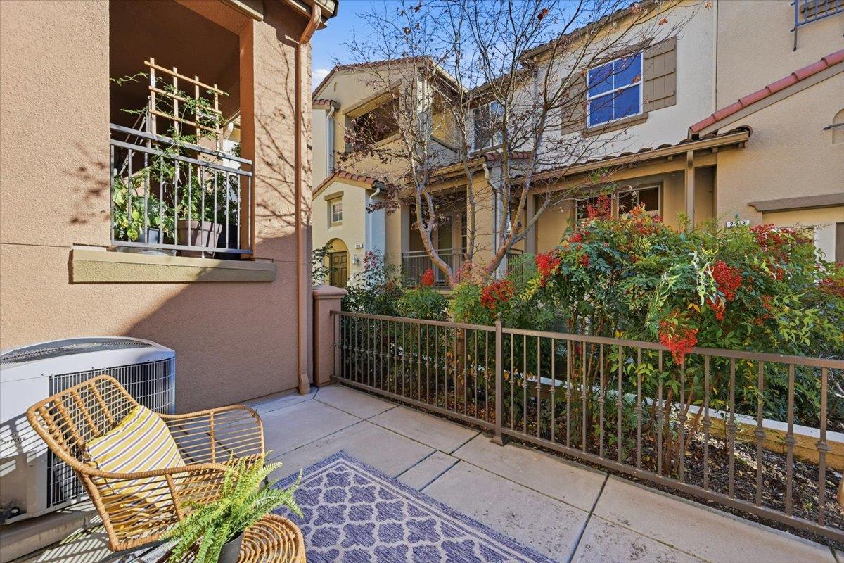 212 Boston Fern Common Fremont, CA 94539 - Photo 5 of 76