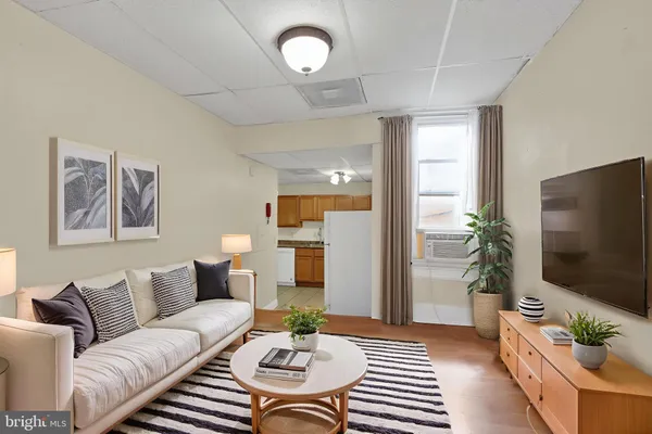 $1,195 | 4034 Baring Street, Unit 2, Philadelphia, PA 19104