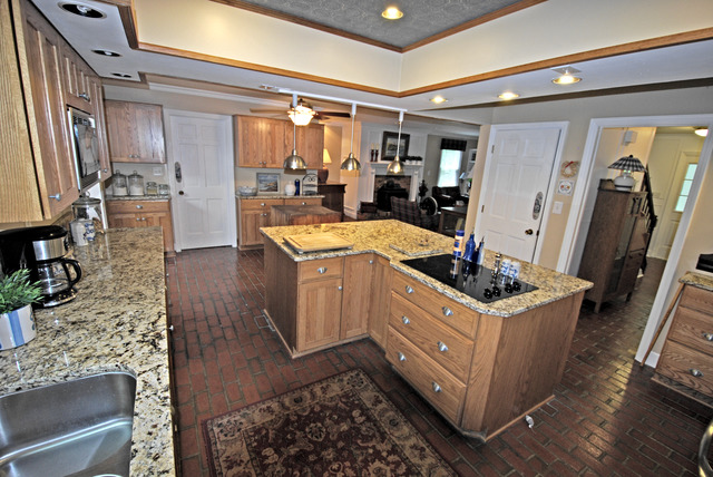 2S575 Deerpath Road Batavia, IL 60510 - Photo 5 of 25