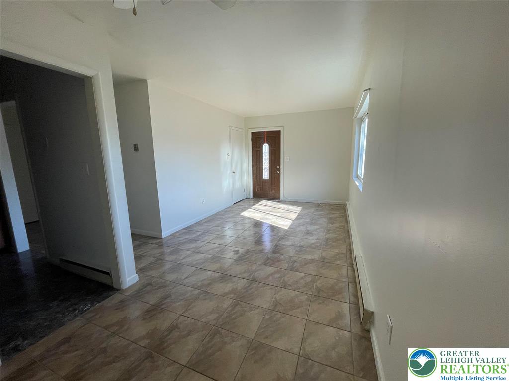 4429 Steuben Road, Unit 203 Bethlehem, PA 18020 - Photo 5 of 8 an empty room with windows