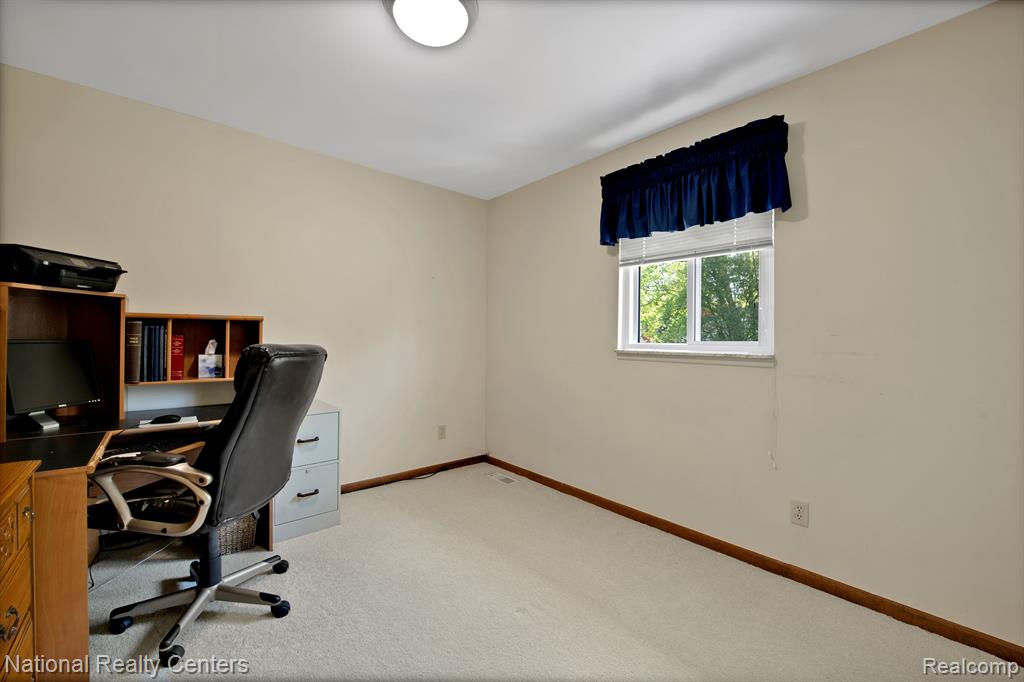 855 Bridgestone Drive Rochester Hills, MI 48309 - Photo 31 of 41