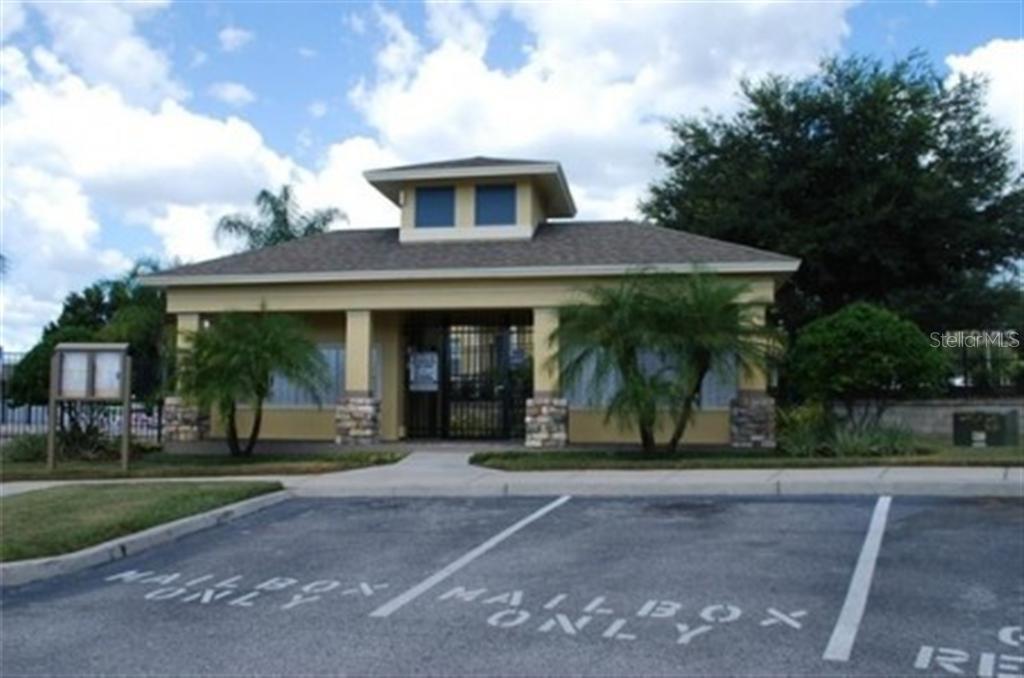 3419 Dragon View Court Valrico, FL 33594 - Photo 10 of 17 a front view of a house with garden