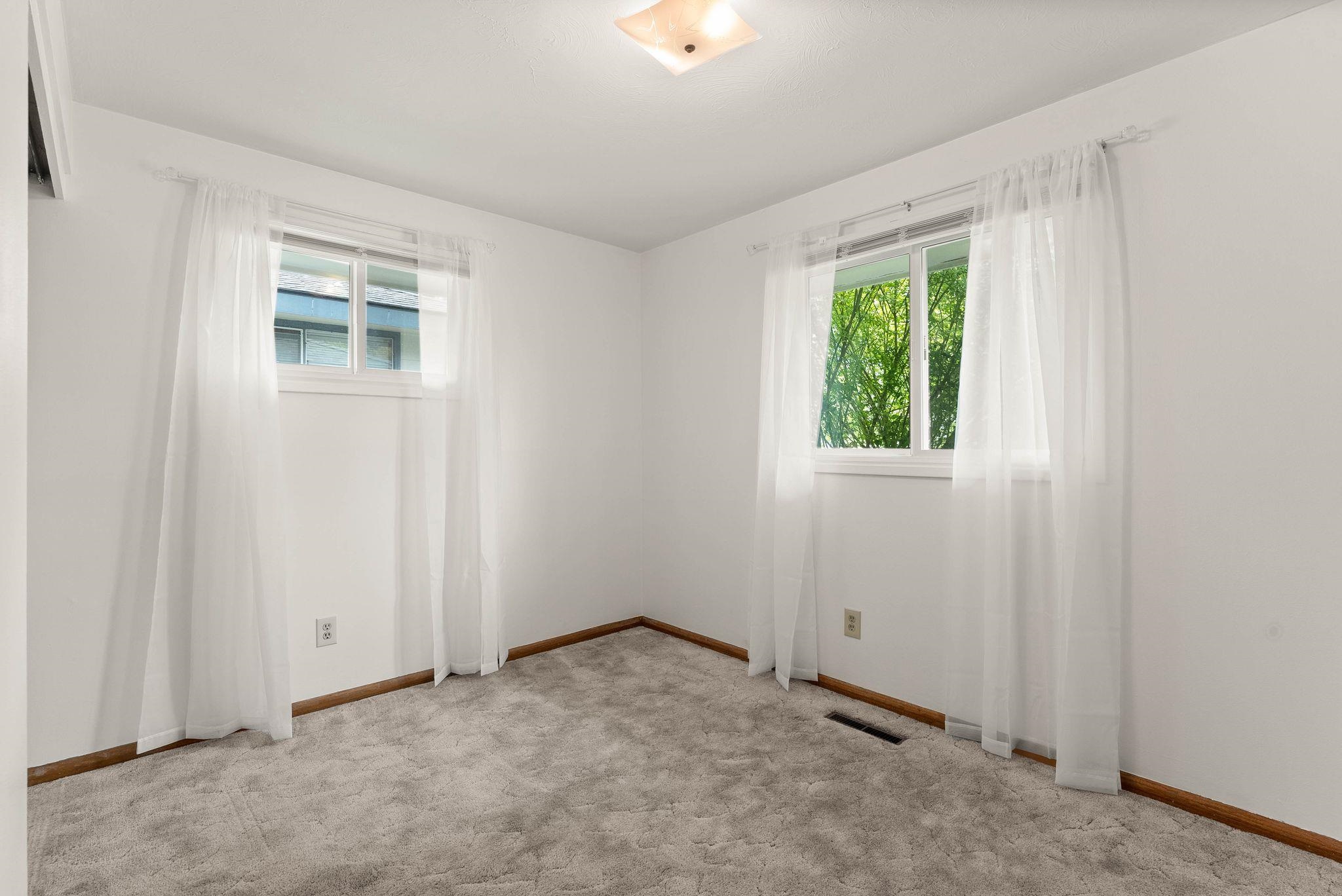 201 West Barnes Road Spokane, WA 99218 - Photo 20 of 40
