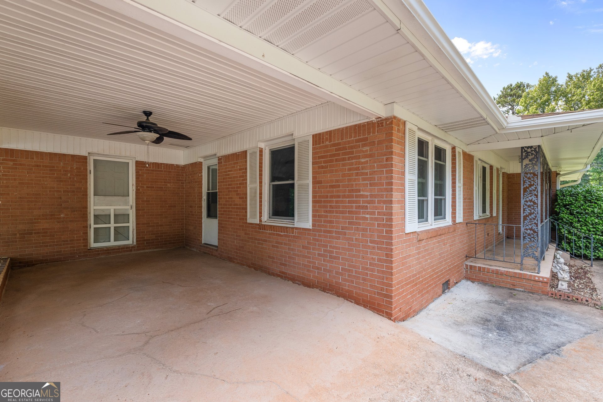1374 Clem Lowell Road Carrollton, GA 30116 - Photo 3 of 17