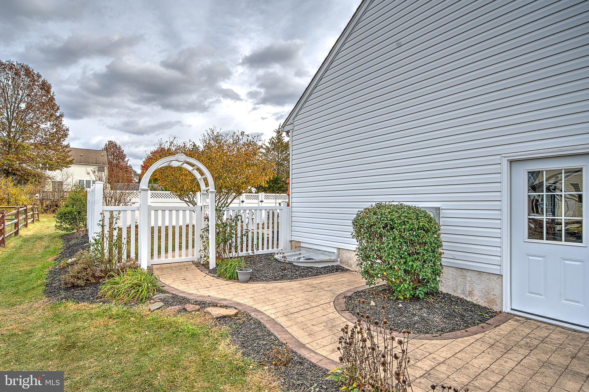 2552 Brooke Road Pennsburg, PA 18073 - Photo 7 of 58 Gallery Image 7