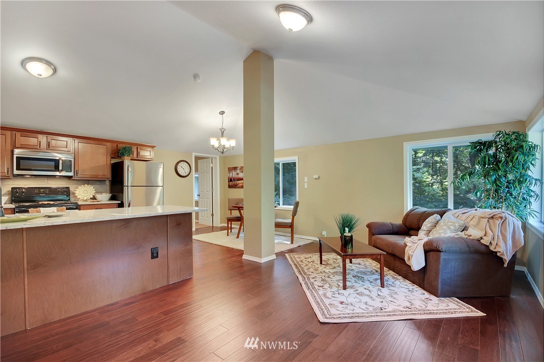 22462 Sweeney Road Southeast Maple Valley, WA 98038 - Photo 7 of 23
