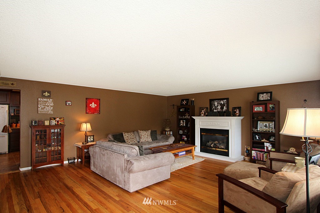 9223 Northeast 193rd Street Bothell, WA 98011 - Photo 2 of 15 Gallery Image 2