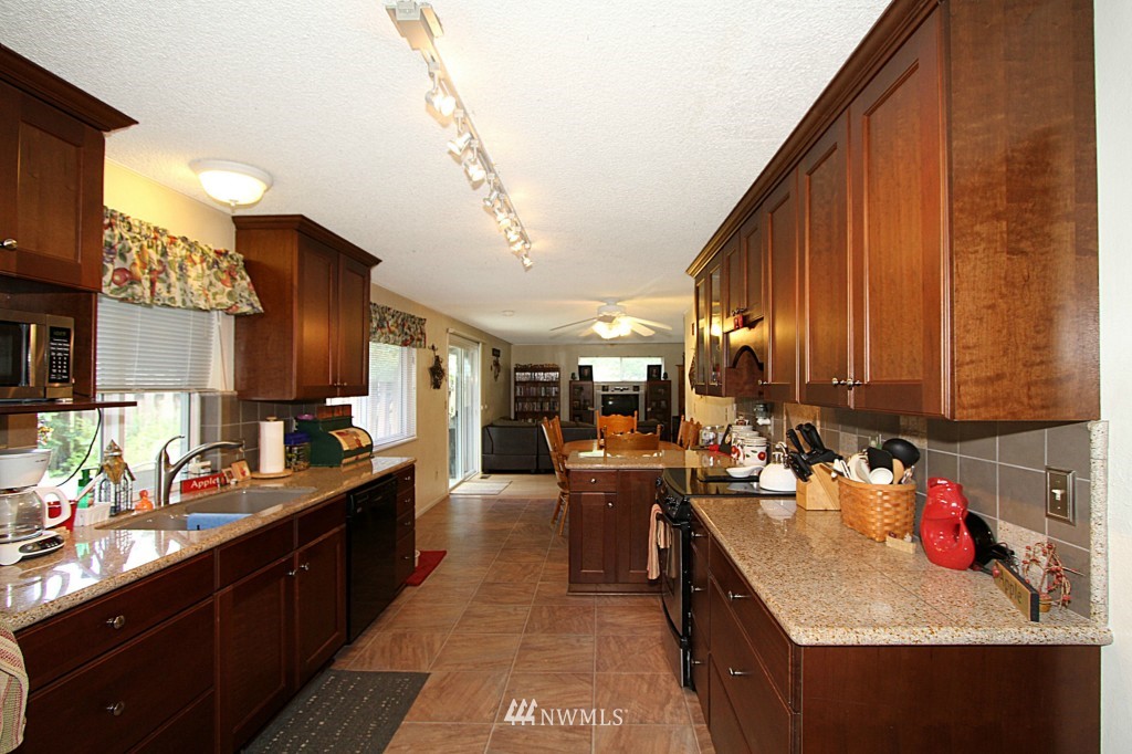 9223 Northeast 193rd Street Bothell, WA 98011 - Photo 3 of 15 Gallery Image 3