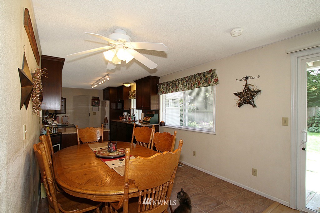 9223 Northeast 193rd Street Bothell, WA 98011 - Photo 5 of 15 Gallery Image 5