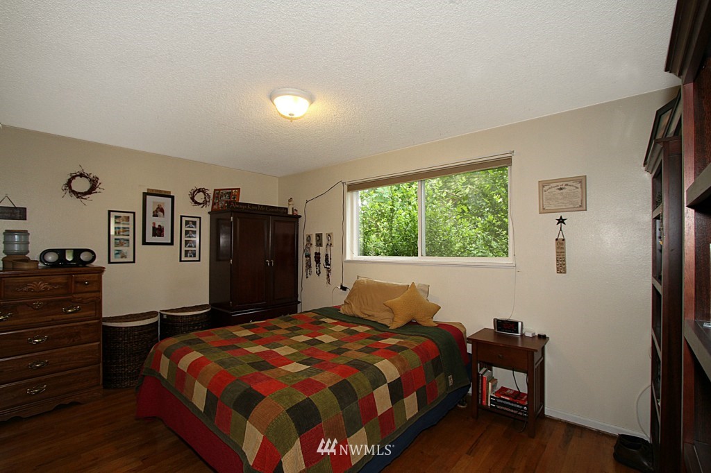 9223 Northeast 193rd Street Bothell, WA 98011 - Photo 9 of 15 Gallery Image 9
