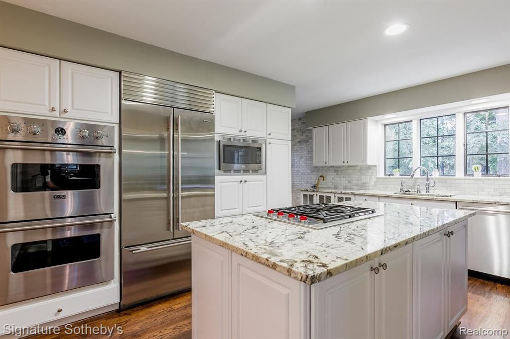 920 East Long Lake Road Bloomfield Hills, MI 48304 - Photo 9 of 47