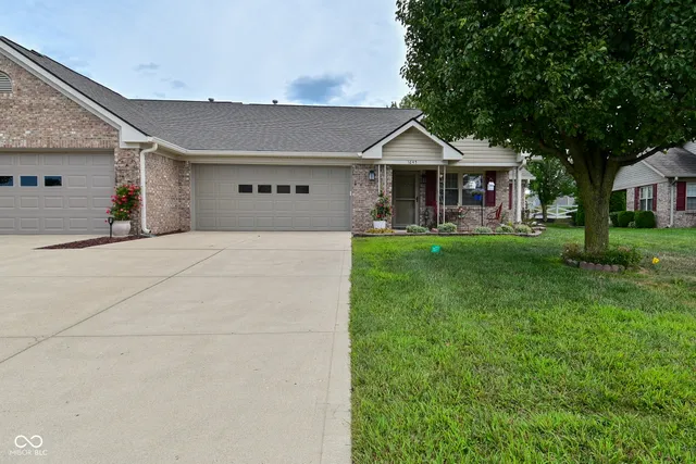 $240,000 | 1645 Vidalia Court, Greenwood, IN 46143